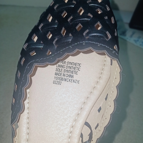 &ME BNWOT Black Flats Ankle Strap Size 10 - Picture 4 of 6